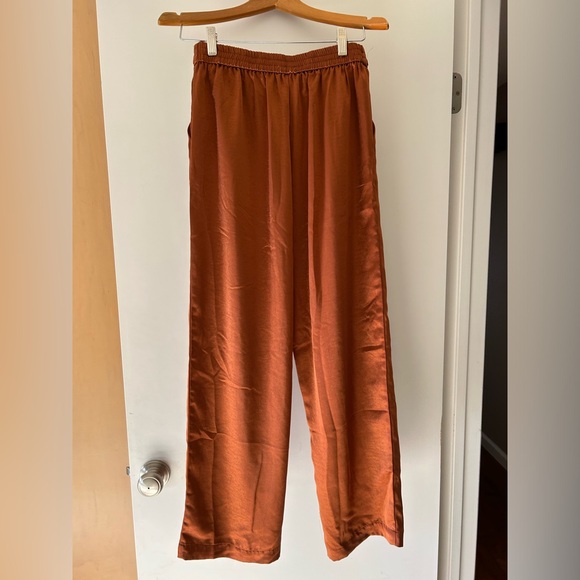 Cute Silky Pants - Picture 4 of 4